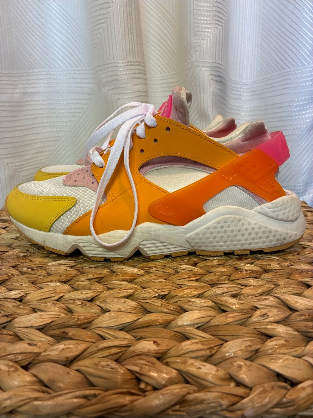 Nike Air Huarache Solar Flare Soft Pink Sneakers Orange/Pink Womens Sz 8.5